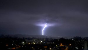 Alertan por posibles tormentas eléctricas y  tornados para los próximos días en el país