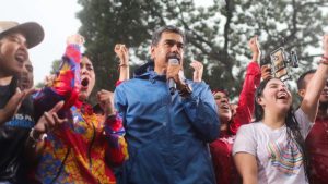 Nicolás Maduro llama a 