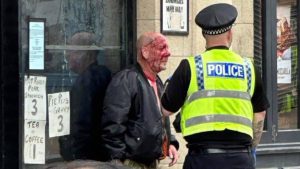 Cómo se originaron las fuertes protestas de la extrema derecha en Inglaterra