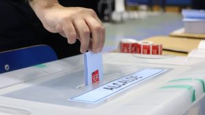 Encuesta Cadem: 51% votaría por un candidato de oposición en las elecciones de octubre