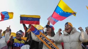 Persecución a opositores, aislamiento internacional y manifestaciones en las calles: así está Venezuela a un mes de las elecciones