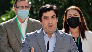 VIDEO - ¿Cómo se pagan los sueldos de rostros e ideología sexual en NTV? director de TVN responde inquietudes de diputados