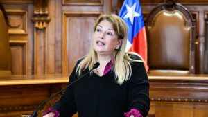 Ángela Vivanco acude a Contraloría para impugnar su remoción de la Corte Suprema