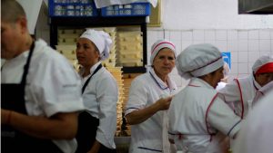 Revisa las ofertas laborales en la Municipalidad de La Pintana: sueldos superan el millón de pesos