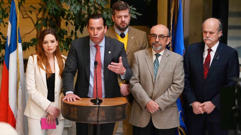 VIDEO - Diputados de oposición bajan acusación contra juez del caso Guzmán y apuntan a la UDI y RN