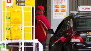 Bencinas registran importante caída en su precio: ¿cuánto bajarán por litro?