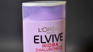 Apuntó a la dieta: la respuesta de L'Oreal al oficio del Sernac por denuncia contra shampoo que provoca caída del cabello