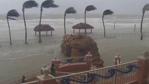 VIDEO - Huracán Milton llega a las costas de Florida con vientos de 195 kilómetros por hora