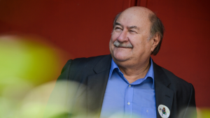 Antonio Skármeta, el Premio Nacional de Literatura y conductor de TV que falleció a los 83 años