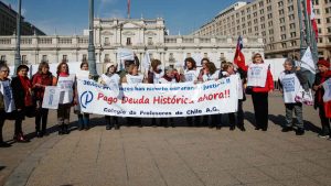 Colegio de Profesores adelanta propuesta de La Moneda para pagar la deuda histórica