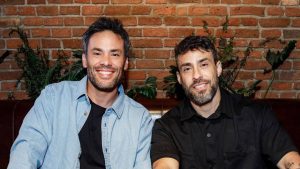VIDEO - No habló con los medios: la reacción de Claudio Valdivia a la prisión preventiva de su hermano Jorge