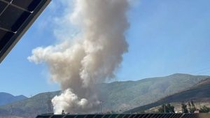 De dónde viene el humo y el olor a quemado que cubre parte de la Región Metropolitana