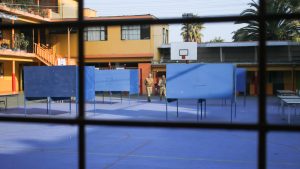 Suspensión de clases en la RM: Servel acusa que el Mineduc tomó la decisión 