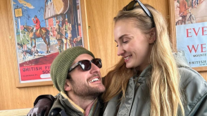 FOTOS – Tras su divorcio con Joe Jonas: Sophie Turner presenta a su nuevo novio