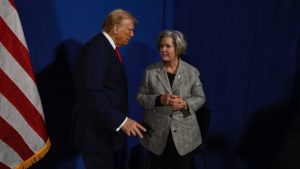 Quién es Susie Wiles, la futura jefa de gabinete de Trump y primera mujer en ocupar dicho cargo