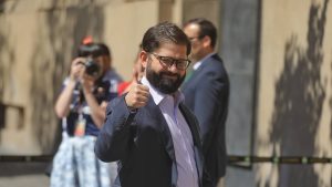 Cadem: aprobación a la gestión de Boric subió tres puntos tras la caída por el caso Monsalve