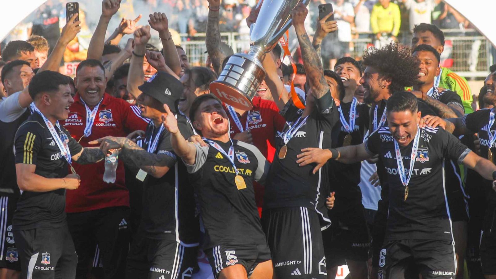 Colo Colo licencias