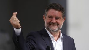 Claudio Orrego responde a eventual candidatura presidencial tras reelección en RM: 