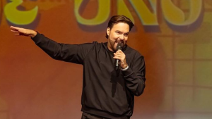 VIDEOS – Con insultos contra Boric: las cuestionadas rutinas de George Harris