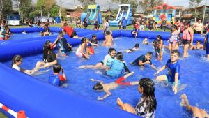 Cuatro parques acuáticos y piscinas gratuitas en la RM