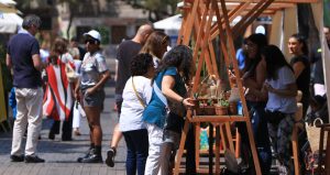 Se suma a toldos azules: Santiago pide 