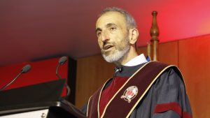 UNAB distingue al físico Salvatore Mele con el grado de Doctor Honoris Causa por su aporte a la difusión del conocimiento a nivel internacional