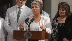 Encuesta Panel Ciudadano: Tohá se impone en eventual primaria oficialista e irrumpe Jeannette Jara