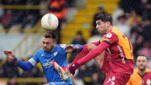 VIDEOS - El penal por el que un equipo de la primera división turca se retiró de la cancha