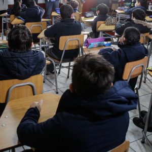 Los claroscuros de la prohibición de los celulares en las aulas