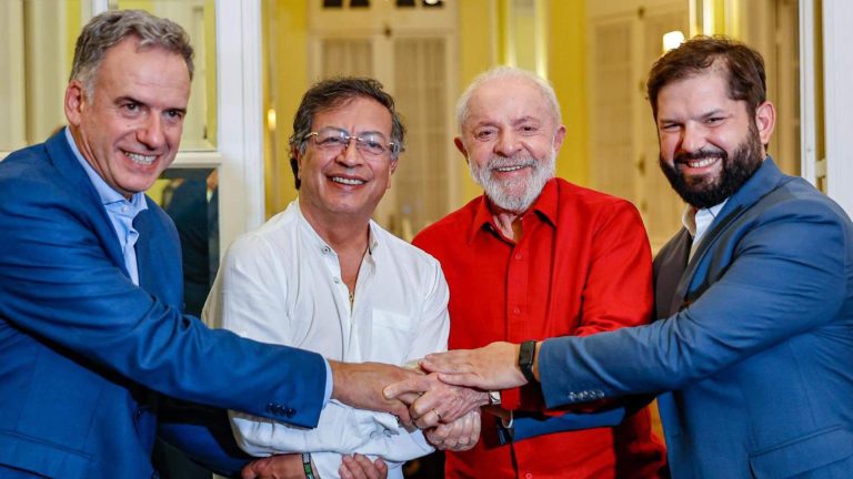 Presidente Boric asiste a cambio de mando del frenteamplista, Yamandú Orsi, en Uruguay: “Siempre ha sido una inspiración”