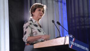 De rechazar su abolición a “abrir el debate