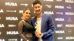 VIDEO - Karla Melo vuelve con su ex y se rapan tras diagnóstico de cáncer: 