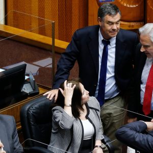 Manuel José Ossandón, junto a Iván Moreira, quienes aspiran a presidir Senado