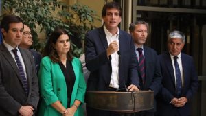 Viernes Santo: diputados de Chile Vamos presentan proyecto para que sea feriado irrenunciable