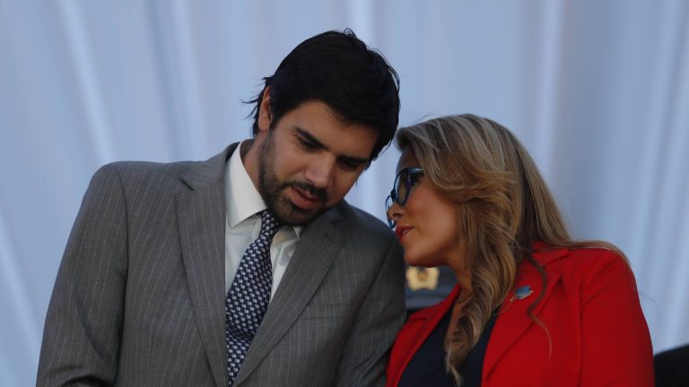 Fiscalía apunta a Cathy Barriga por uso de fondos públicos para defensa legal del diputado Joaquín Lavín