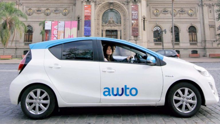 Awto dice adiós: startup de arriendo de autos cierra sus operaciones en Chile y Brasil