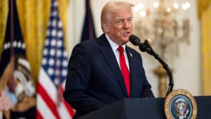 Nueva amenaza de Trump a China: impondrá arancel adicional del 50% si no termina con sus represalias