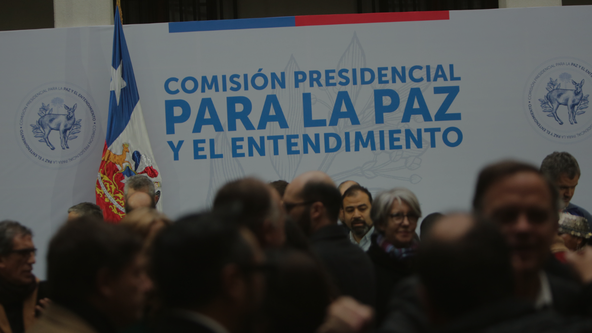 Renuncias, llamados a rechazar y falta de acuerdos: las dramáticas horas finales de la Comisión para la Paz y Entendimiento