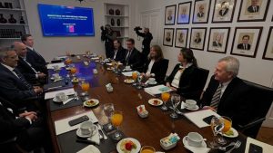 Los temas que abordó Luis Cordero con los empresarios en medio de crisis de seguridad en el país