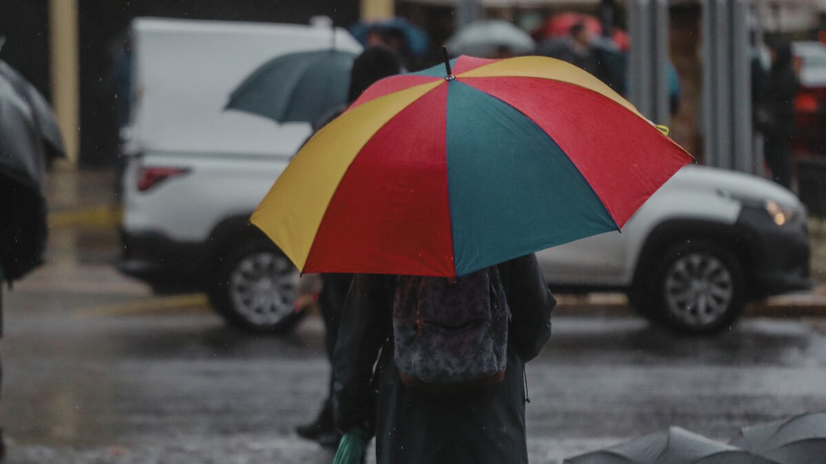 Tormenta llega a Santiago: desde qué hora lloverá este fin de semana