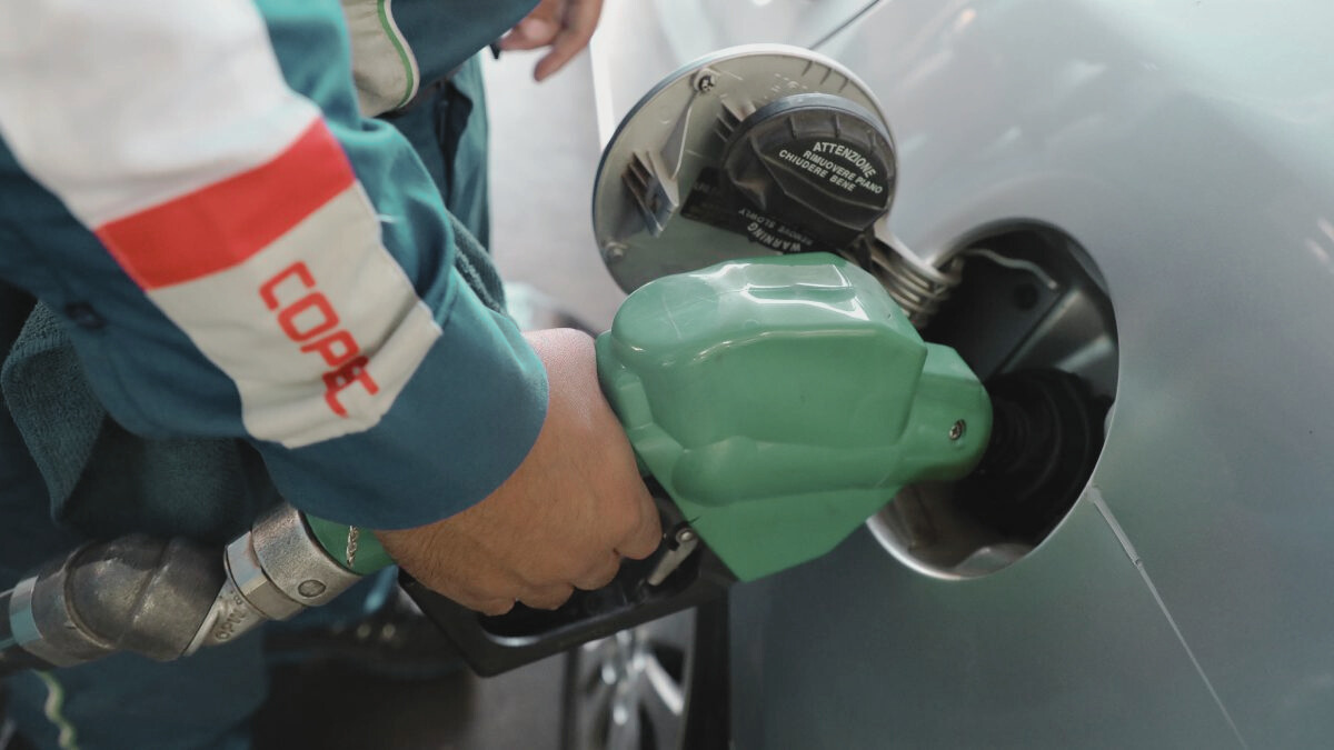 Baja el precio de la bencina: revisa cuánto disminuirá por litro desde este jueves 15 de mayo