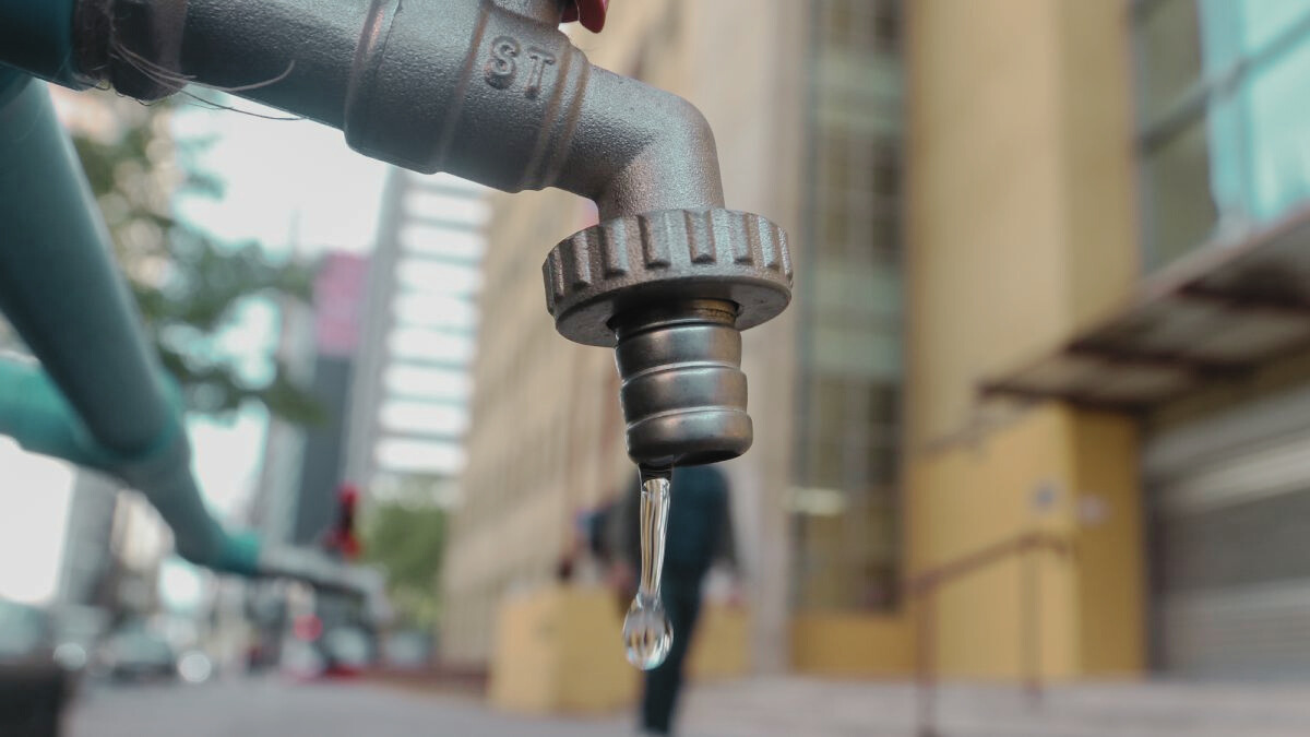 Anuncian corte de agua en varias comunas de la RM
