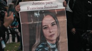 Carabineros detiene al padre de Francisca Sandoval en acto conmemorativo