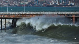 Precaución en el borde costero: Armada anuncia marejadas desde este lunes