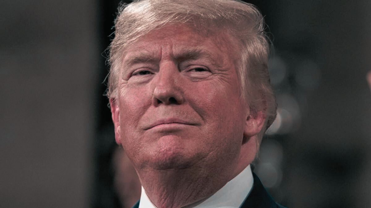 Esta es la polémica foto que Trump publicó donde aparece caracterizado como el papa Francisco
