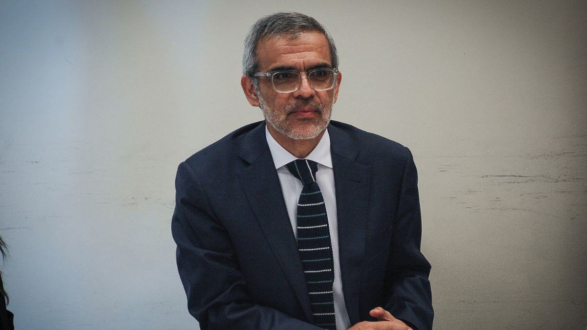 Ministro Cordero amenaza con paralizar el fútbol si no se cumplen medidas de seguridad: 