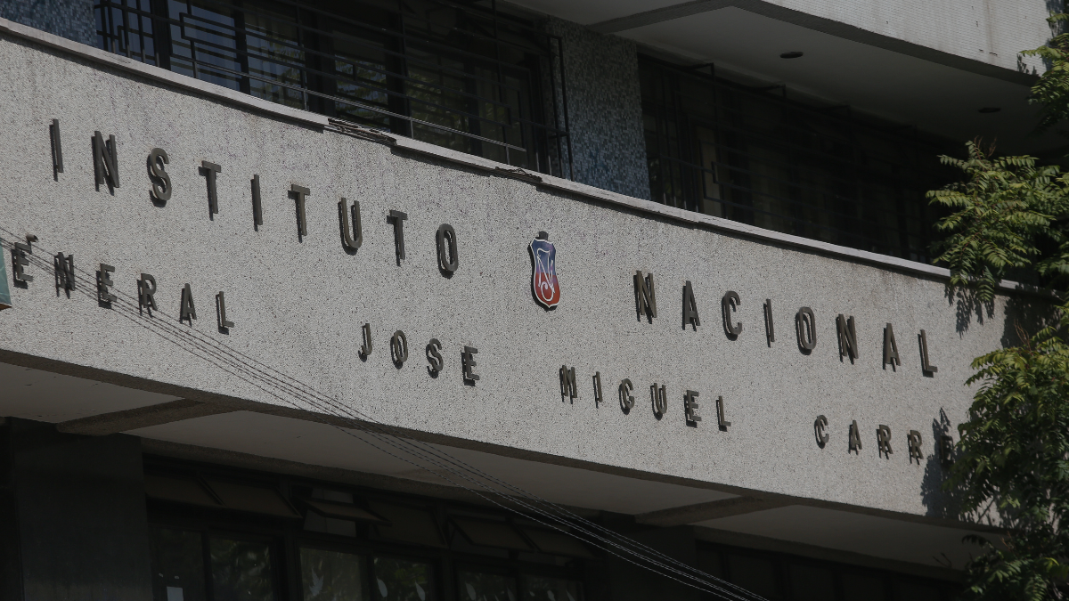 Quiénes son los dirigentes de liceos emblemáticos que emplazan al Gobierno y exigen una solución educacional a los presidenciables