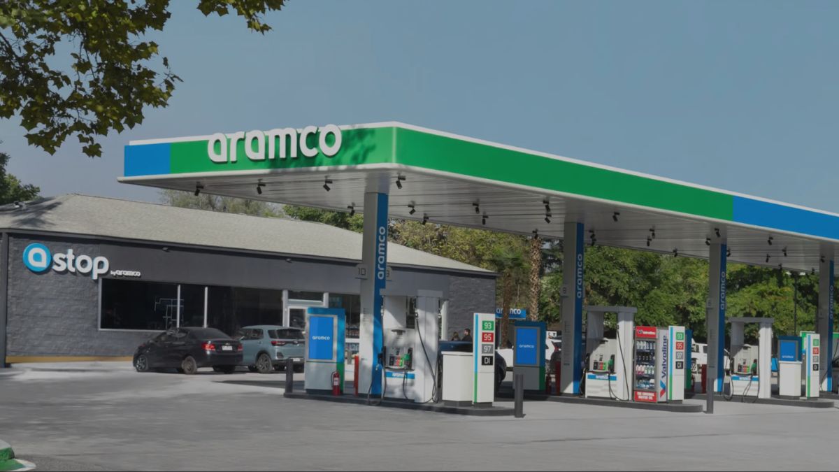 Aramco: las claves para entender el negocio de venta de terrenos de las estaciones de servicio