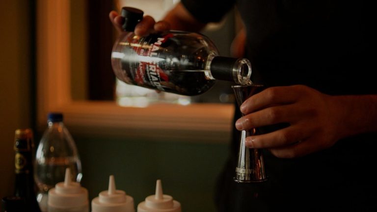 Auge del gin: 60% del mercado es premium y Chile alcanza reconocimiento internacional