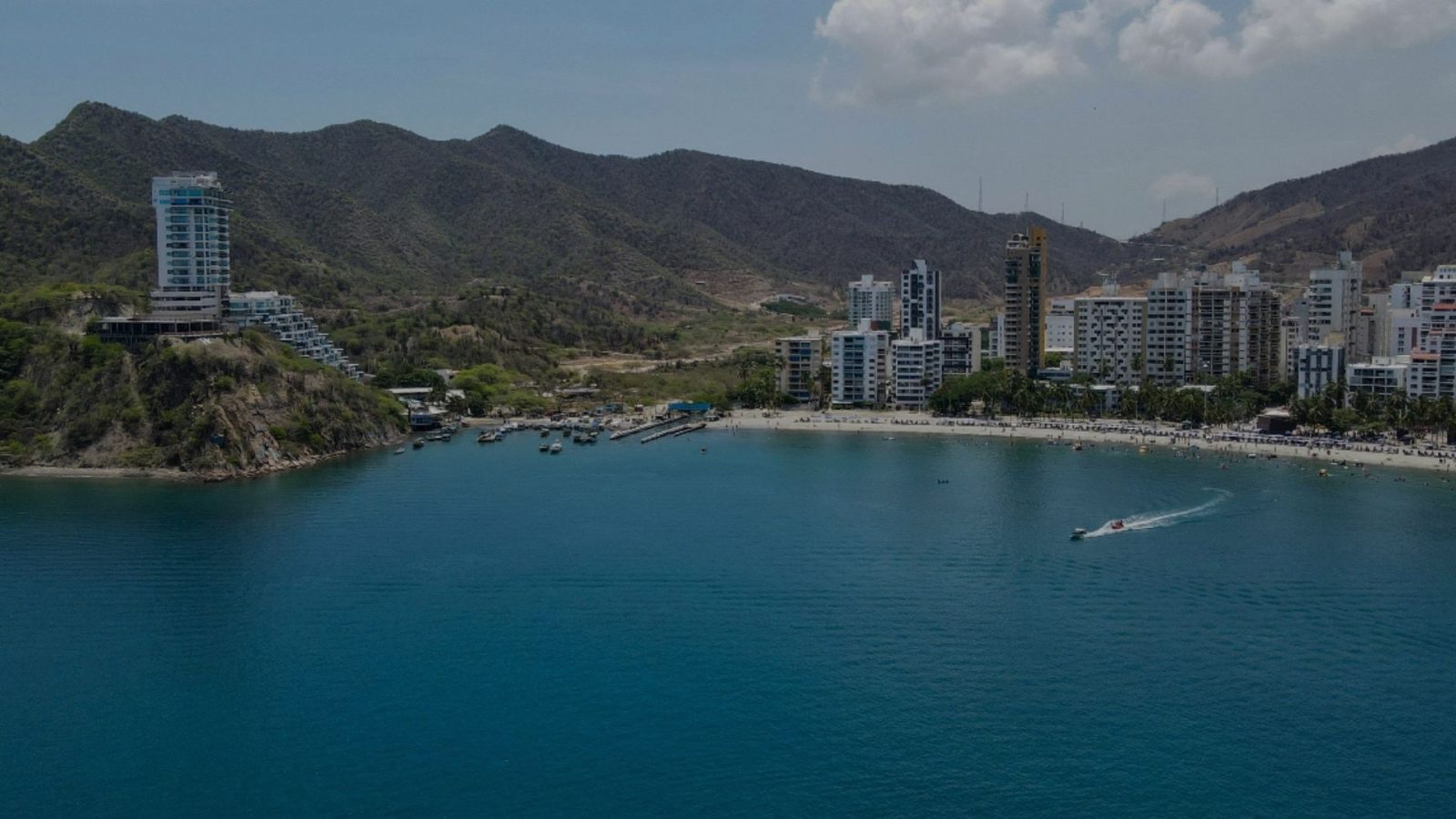 ¿Santa Marta o Camboriú para tus próximas vacaciones playeras?